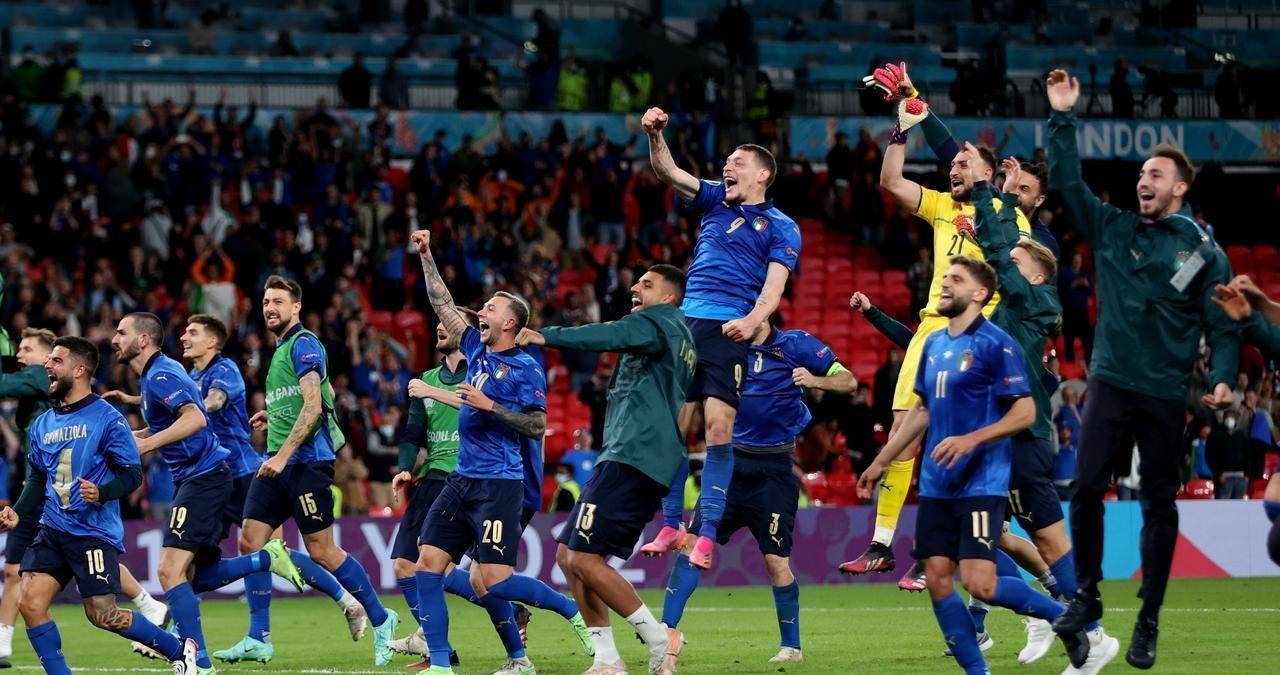 体育-里昂绝杀那不勒斯，孙兴慜扑点救主世界杯