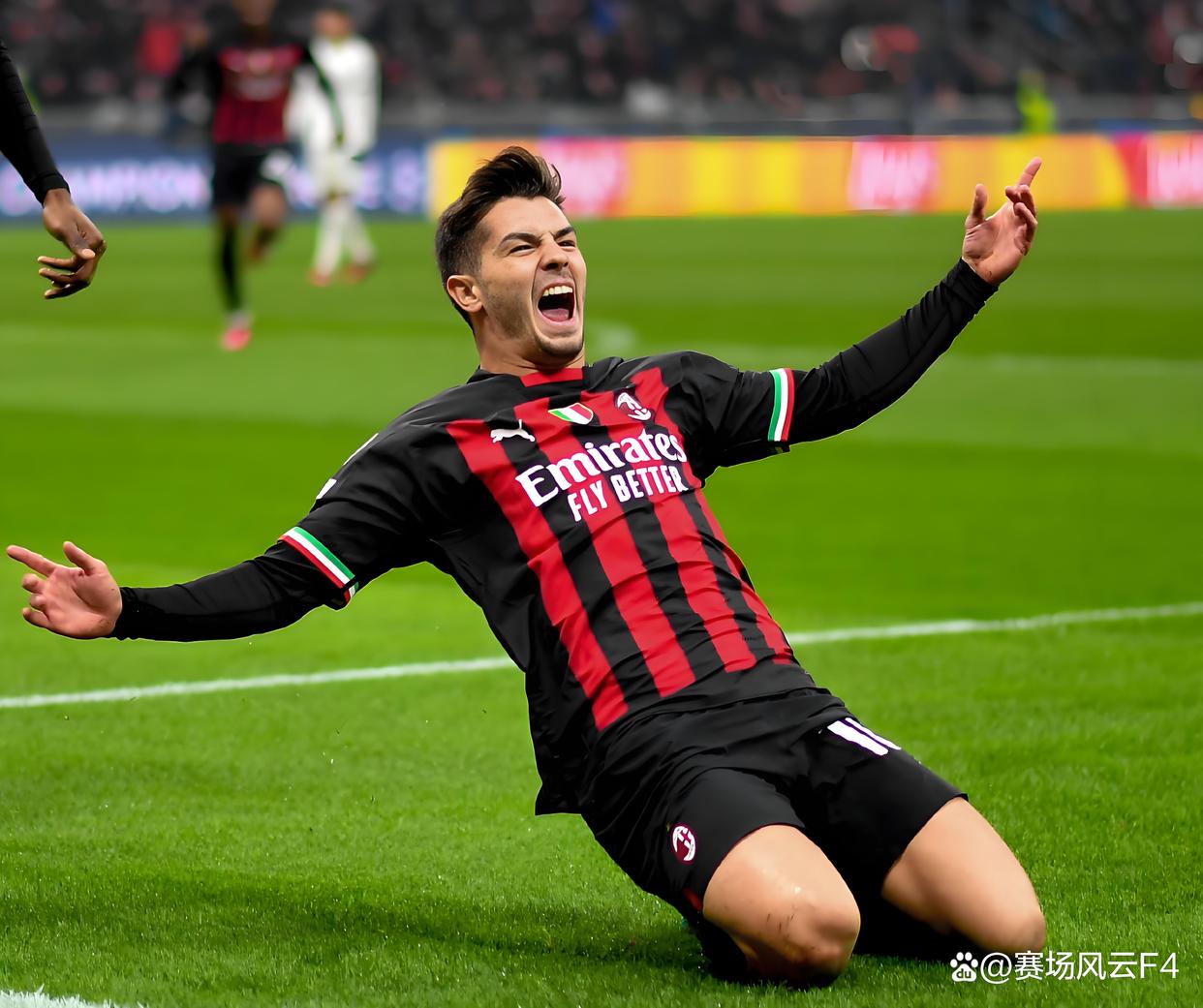 sport-AC米兰队员展现团结精神，士气高昂备战的简单介绍